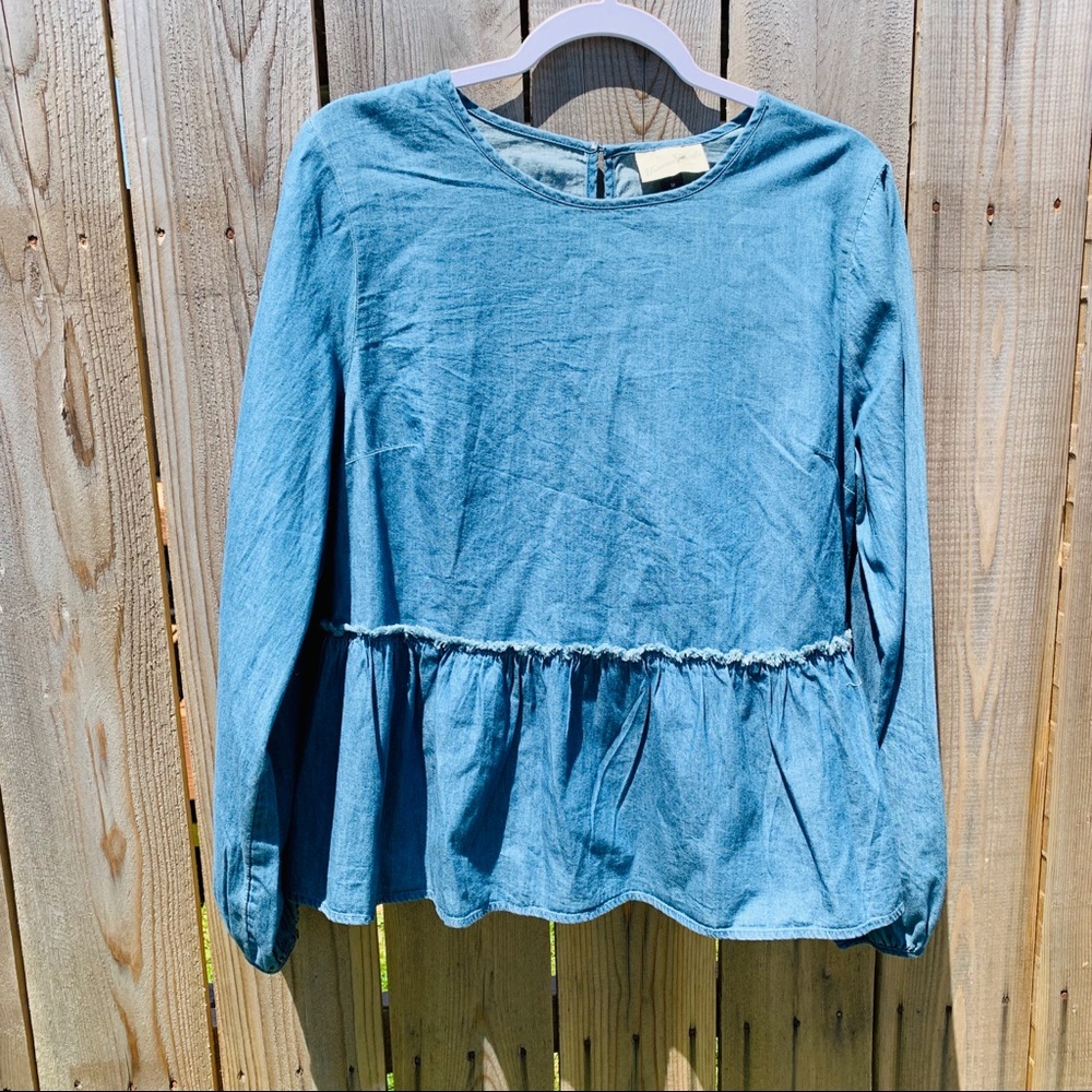 🆕 NWT Universal Thread Denim Ruffle Top